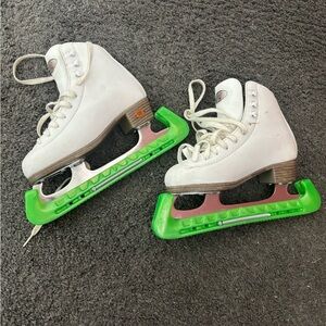 Riedell Girls White Figure Ice Skates Size 1 1/2